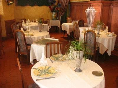 Auberge De La Vallee Francheville  ภายนอก รูปภาพ