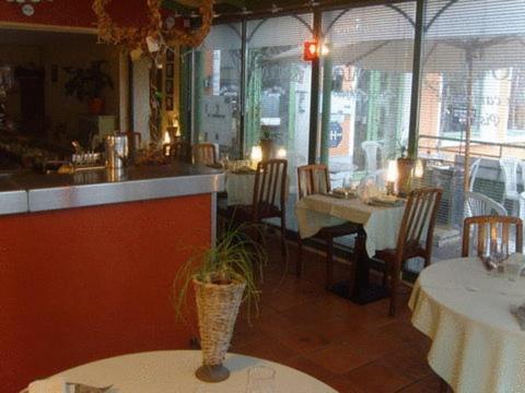 Auberge De La Vallee Francheville  ภายนอก รูปภาพ